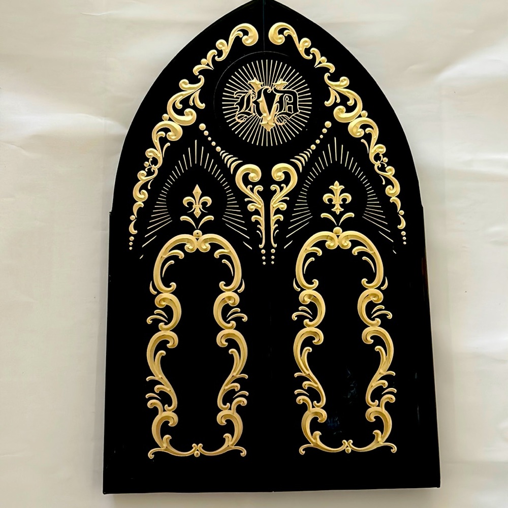 Kat Von D saint and sinner eyeshadow palette